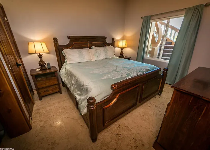 Resort Hol Chan Reef Oceanfront Residences