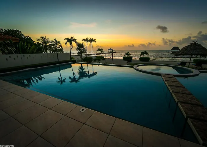 Hol Chan Reef Oceanfront Residences Resort *